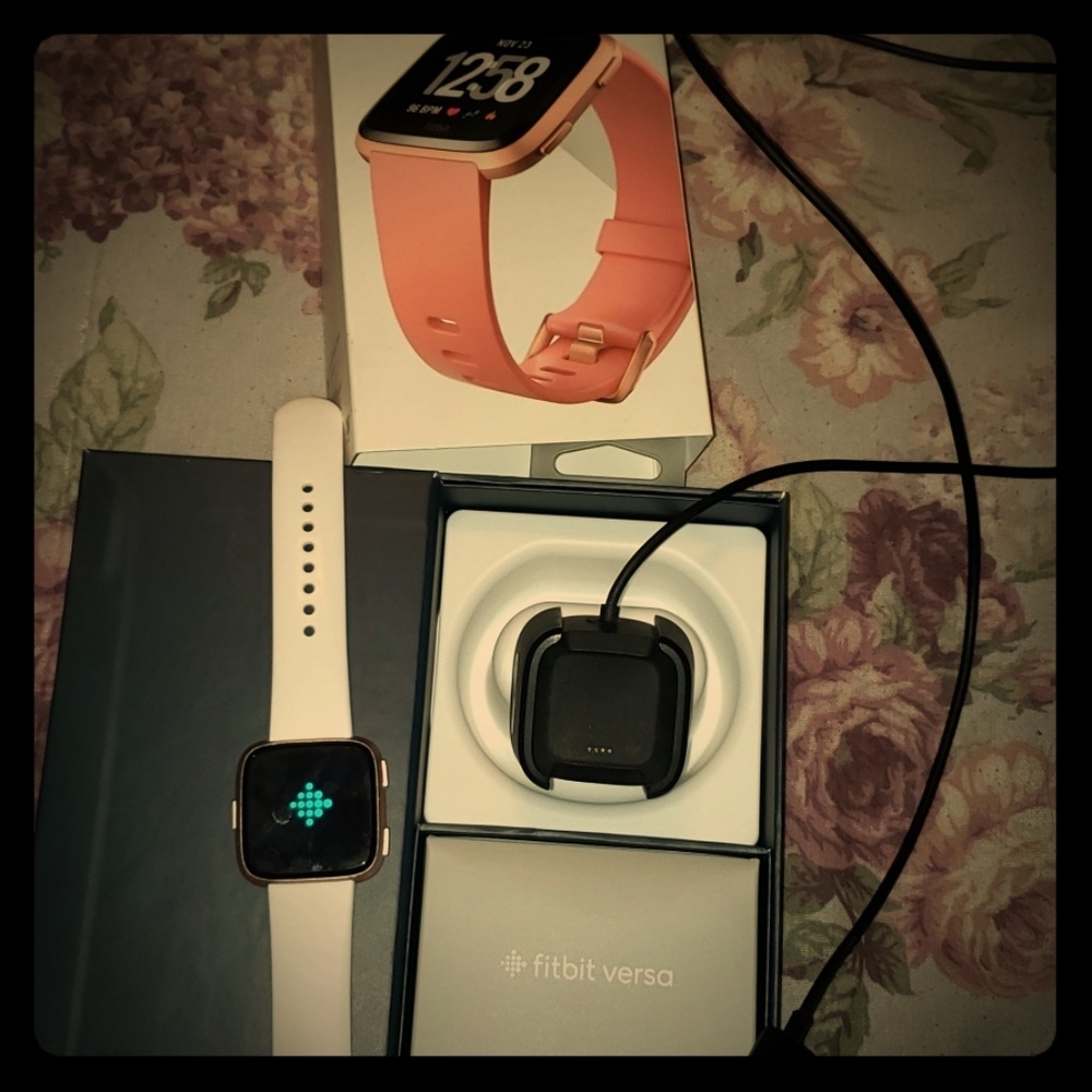 Rose gold fitbit versa